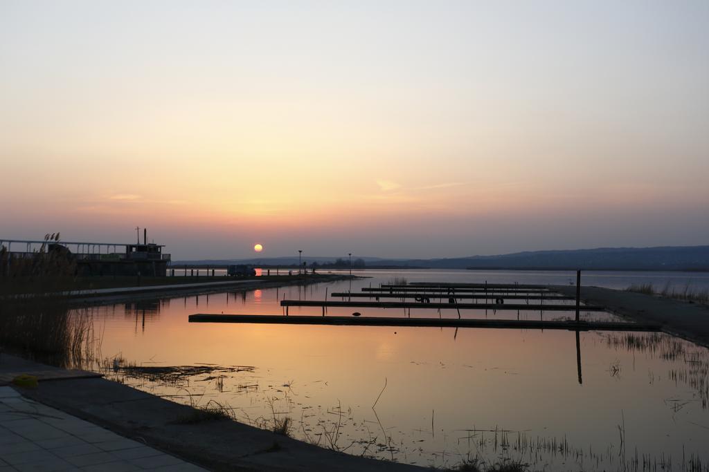 Lake And Spa Apartman Веленце Екстериор снимка